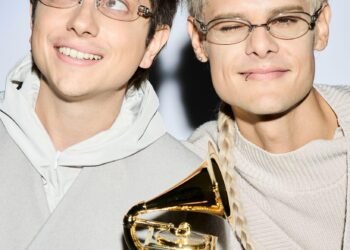 CA7RIEL Y PACO GANAN UN GRAMMY 2026 POR MEJOR ÁLBUM DE ROCK LATINO CON PAPOTA