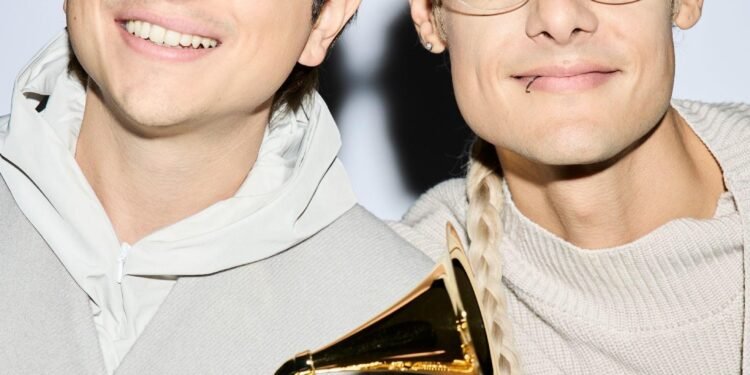 CA7RIEL Y PACO GANAN UN GRAMMY 2026 POR MEJOR ÁLBUM DE ROCK LATINO CON PAPOTA