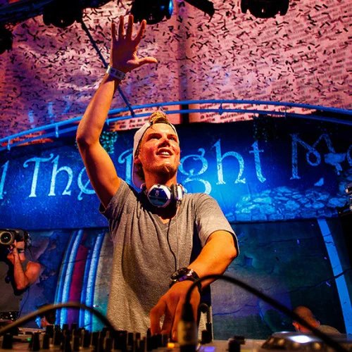 Tomorrowland realiza un homenaje a Avicii